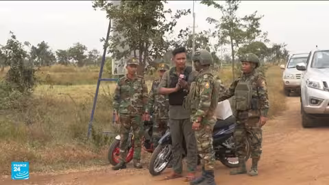 اشتباكات حدودية بين كمبوديا وتايلاند تتسبب في نزوح جماعي وإغلاق الحدود