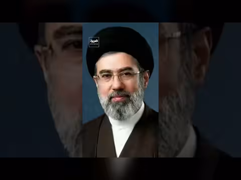 المرشد الإيراني خامنئي: أسافر بسيارات الأجرة في طهران متنكراً