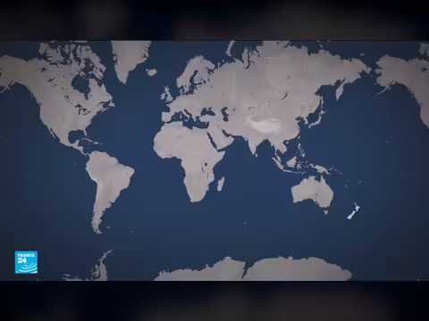 إيران تقيّد مرور السفن في هرمز وترامب يحذّر