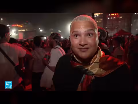 شاكيرا تحيي حفلا ضخما على شاطئ كوباكابانا
