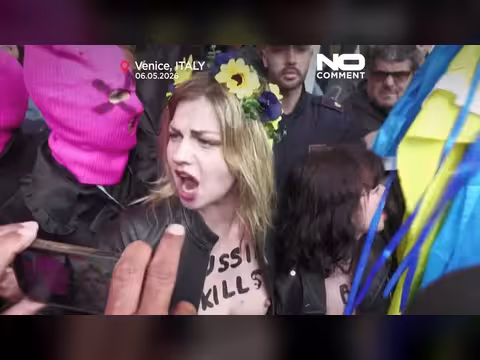 احتجاجات ضد عودة روسيا إلى بينالي فينيسيا