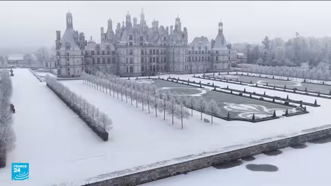 فرنسا تحت الثلوج: 140 رحلة جوية ملغاة