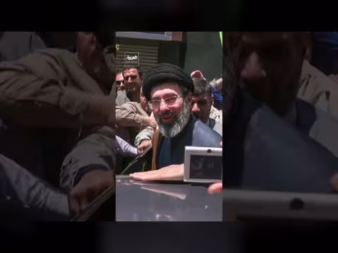 غياب خامنئي عن مراسم تشييع والده يثير الشكوك