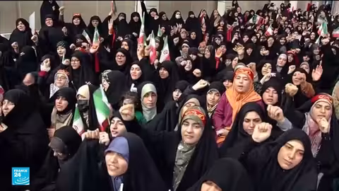 احتجاجات مشتعلة في إيران: هتافات الموت للديكتاتور