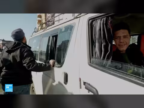 نزوح السوريين من لبنان إلى وطنهم المدمر