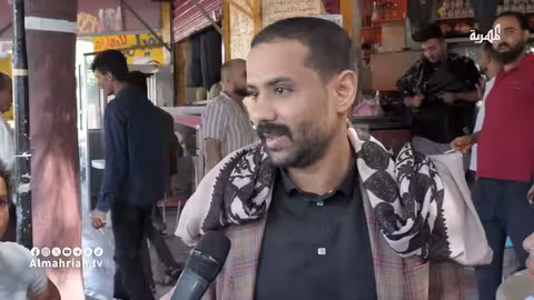 ابن يهين أمه بسبب عملها في الشارع