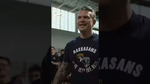 وزير الحرب الأمريكي يرفع وزنًا ثقيلاً في صالة الألعاب الرياضية