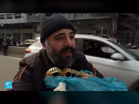 لبنانيون يعودون إلى ديارهم في الجنوب