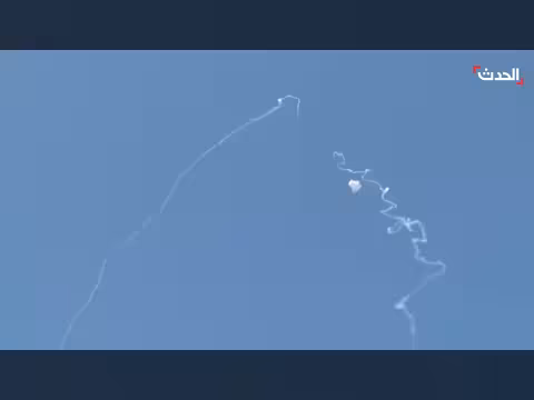 اعتراض صواريخ ومسيرات في تل أبيب - مشاهد مباشرة