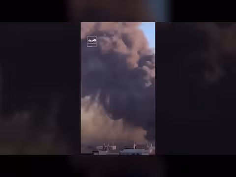 غارات جوية تستهدف مطار مهرآباد في طهران وتصاعد الدخان