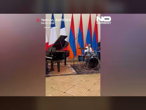 ماكرون يغني لأزنافور وباشينيان يعزف الطبول في أرمينيا