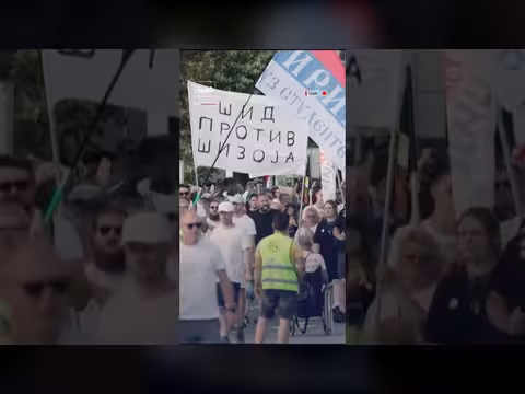 مظاهرات في صربيا تطالب بانتخابات مبكرة