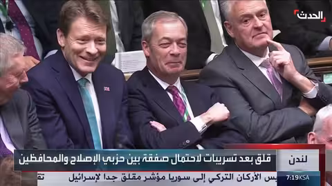 حماس تربط تسليم سلاحها بإنهاء الاحتلال والسوريون يحيون ذكرى الإطاحة بالأسد