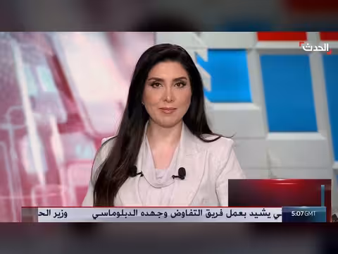 إيران تغلق مضيق هرمز وتتوعد السفن الأمريكية