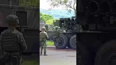 الجيش التايواني يعرض أنظمة صواريخ HIMARS الأمريكية.