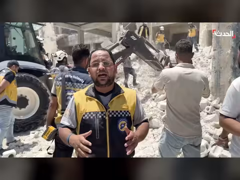 انهيار مبنى تجاري في حلب يخلف مصابين وعالقاً