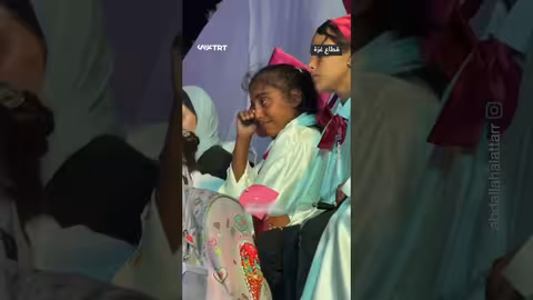 بكاء تخرّج الطفلات اليتيمات