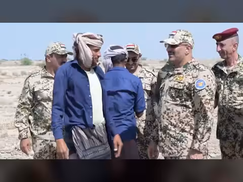 الفريق طارق صالح يتفقد ريف المخا