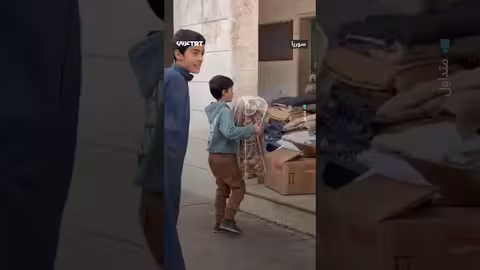 مشاركة أطفال في إغاثة مخيمات إدلب