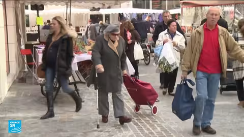 فرنسا تواجه أزمة مالية وتدرس إجراءات تقشفية