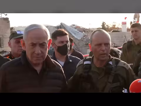 نتنياهو يتفقد موقع الضربات الإيرانية في بيت شيمش