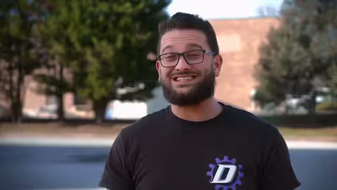 سيارات الأحلام: ترميم شيفي نوفا 1969 وفورد كابريوليه 1933