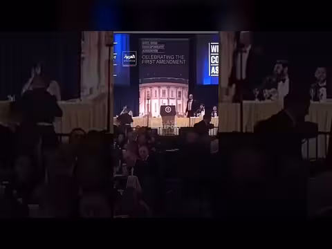 خروج الحضور من حفل عشاء مراسلي البيت الأبيض بعد إجلاء ترمب