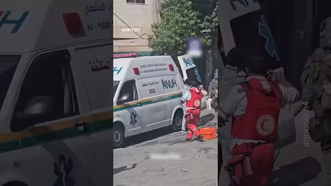 الضفة الغربية: اعتداء إسرائيلي على سيدة فلسطينية خلال محاولة منع التنكيل بجثمان زوجها