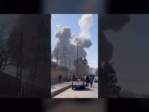 غارة جوية تستهدف مجمعًا سكنيًا في طهران وتثير الذعر