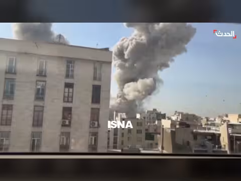 إيران تطلق رشقة صواريخ باليستية نحو إسرائيل