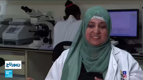 دودة الدقيق: حل بيئي مبتكر لمشكلة النفايات البلاستيكية