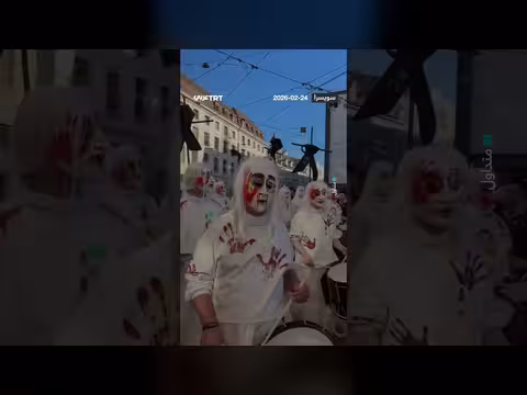 كرنفال بازل السويسري يسخر من بشار الأسد بتمثيل الجزار