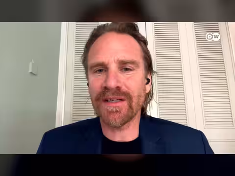 قوات بحرية ألمانية تستعد للانتشار في هرمز