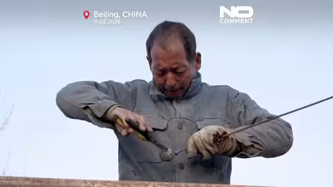 بكين تستعد لرحلة احتفالية مع الألعاب النارية