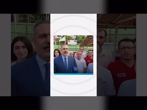 فيدان يزور مخيماً لروهينغيا
