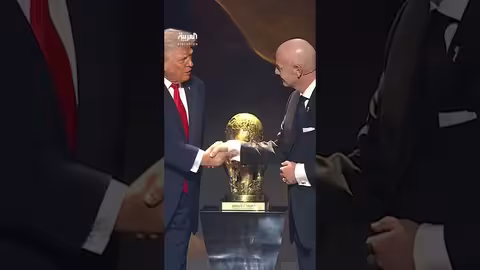 ترمب يحصل على جائزة فيفا للسلام خلال حفل كأس العالم 2026