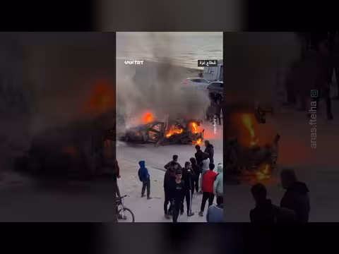 استهداف سيارة الصحفي محمد وشاح