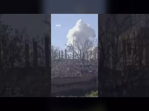 مشاهد لآثار غارات جوية على منطقة صناعية في نيشابور الإيرانية