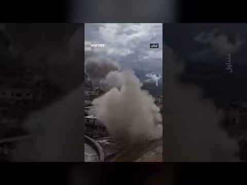 جنود الاحتلال يدمرون مئذنة مسجد ومنازل في الخيام جنوب لبنان