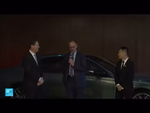 ميرتس في الصين: صفقة طائرات وإعراب عن قلق بشأن العجز التجاري