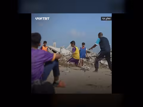 تدريبات للناشئين وسط الحرب والدمار