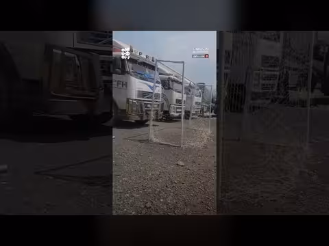 سائقو شاحنات يشكون فرض رسوم جديدة في جمرك الرادة