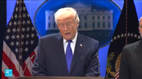 ترامب يهدد برسوم جمركية جديدة بعد حكم المحكمة العليا