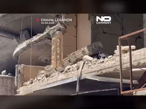 الأمم المتحدة تزيل الأنقاض في دبين بعد الانسحاب الإسرائيلي
