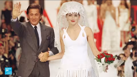 وفاة فالنتينو غارافاني أيقونة الموضة الإيطالية