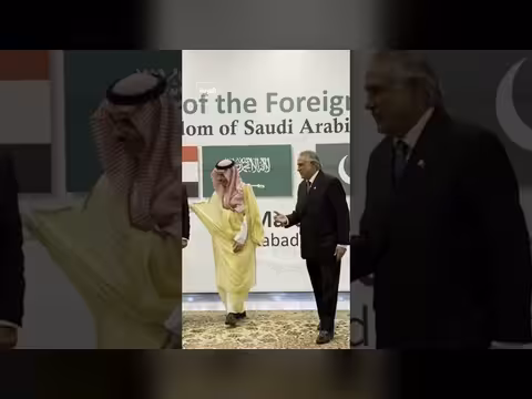 وزير الخارجية السعودي يلتقي نظيره المصري في إسلام آباد