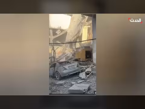 آثار غارة إسرائيلية على بلدة البازورية جنوب لبنان