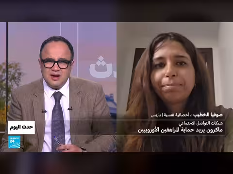 ماكرون يقترح منع شبكات التواصل عن المراهقين دون الخامسة عشر