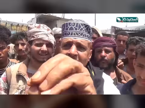 سوق يحترق في لحج