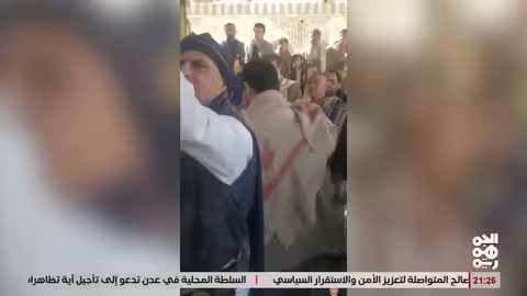 احتجاجات في صنعاء ضد هجمات الحوثيين على جامع المشهد